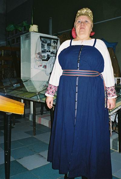 Женская праздничная одежда доставка