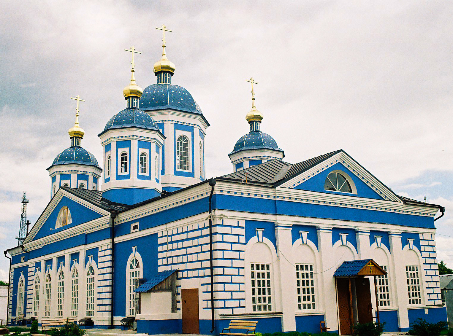 Рождественский зимний храм Оранского монастыря