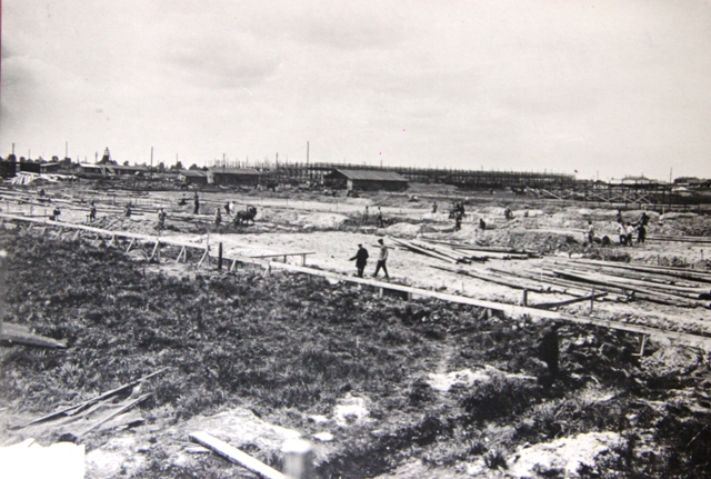 Общая панорама строительства машиностроительного завода. Фото 1927 года