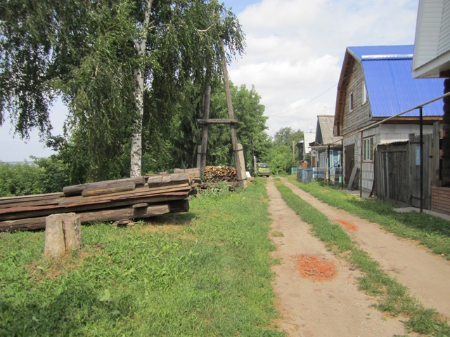 Городец. Край волжского берега и проезжая часть дороги на Кириловой горе на ул. Маркса. Вид с юга. Фото 2013 г.