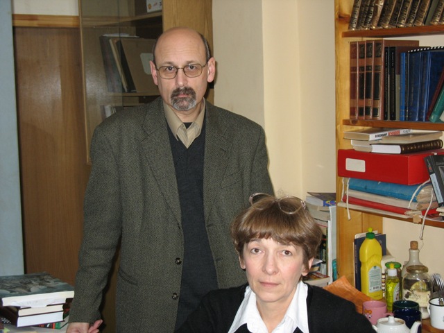 Заместитель директора РГАДА Ю.М. Эскин и главный специалист отдела НСА РГАДА Л.В. Мошкова