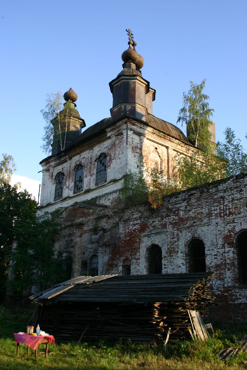 Казанская церковь в селе Богородское Воскресенского района. Фото В.В. Коваля. Сентябрь 2011 г.