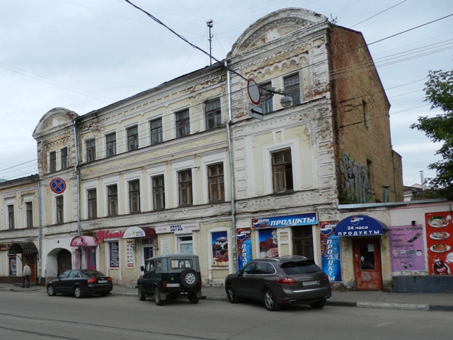 Трехэтажный каменный дом, построенный С.С. Бубновым на ул. Осыпной (совр. Пискунова) в 70-е гг. XIX в. Современный вид с юго-востока