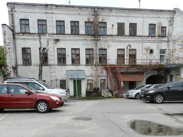 Трехэтажный каменный дом, построенный С.С. Бубновым на ул. Осыпной (совр. Пискунова) в 70-е гг. XIX в. Современный вид с юго-востока