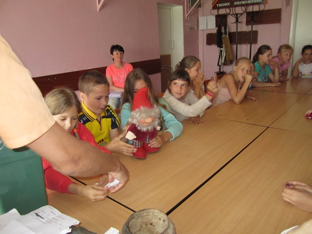 …и с каждым поздоровался