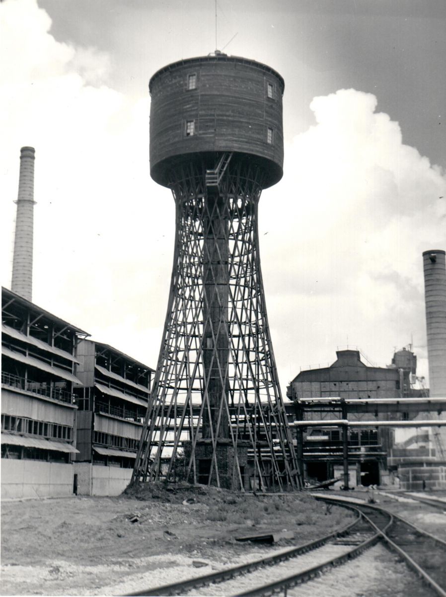 Водонапорная башня системы В.Г. Шухова. Общий вид. Фото А.В. Косицына, 1976 г. (Архив УГО ОКН Нижегородской области)