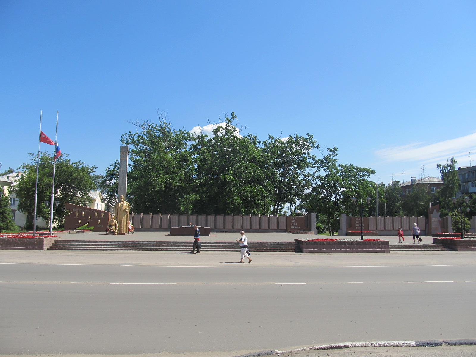 Нижегородская область, г. Балахна, Ул. Дзержинского. Воинский мемориал, посвященный балахнинцам – участникам Великой Отечественной войны