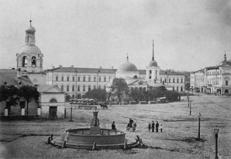 В 1847 году на Благовещенской площади заработал первый в городе фонтан.